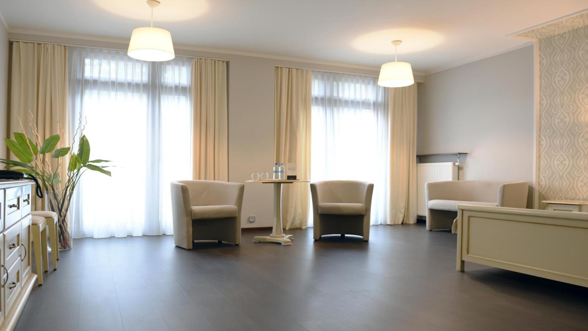 Hotel Grzegorzewski Tuszyn Exteriör bild