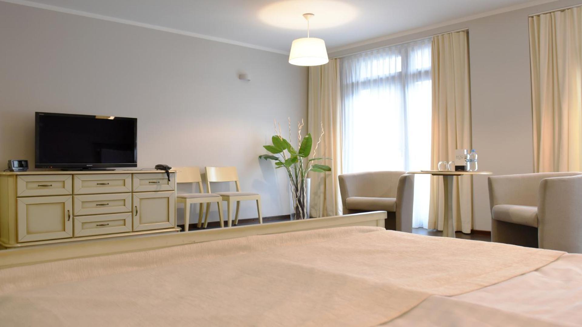 Hotel Grzegorzewski Tuszyn Exteriör bild