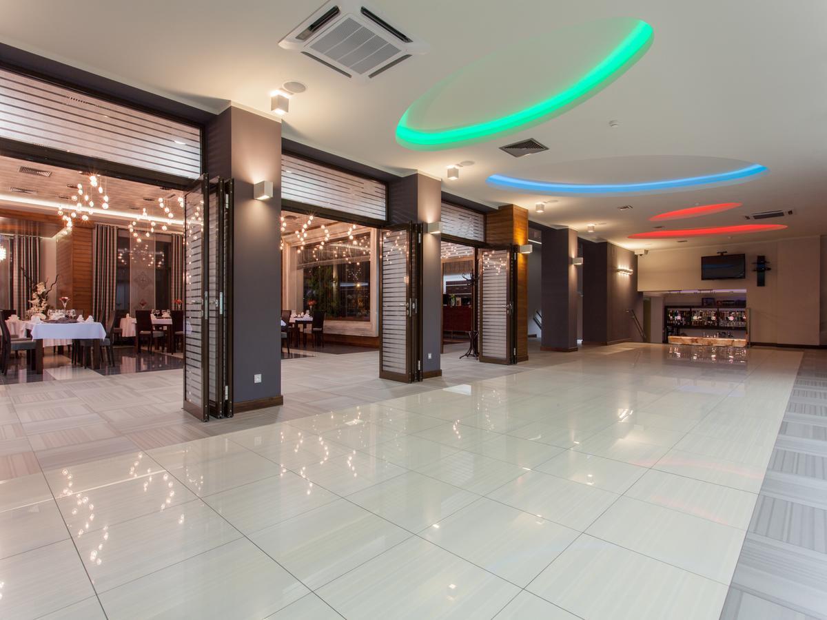 Hotel Grzegorzewski Tuszyn Exteriör bild